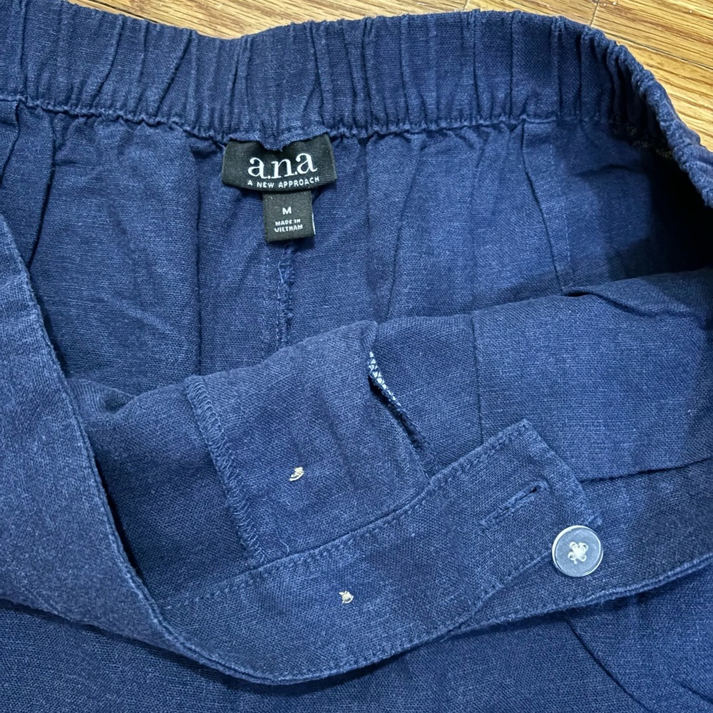 a.n.a. Wide-Leg Button Front Navy Flowy Pants - Picture 3 of 4